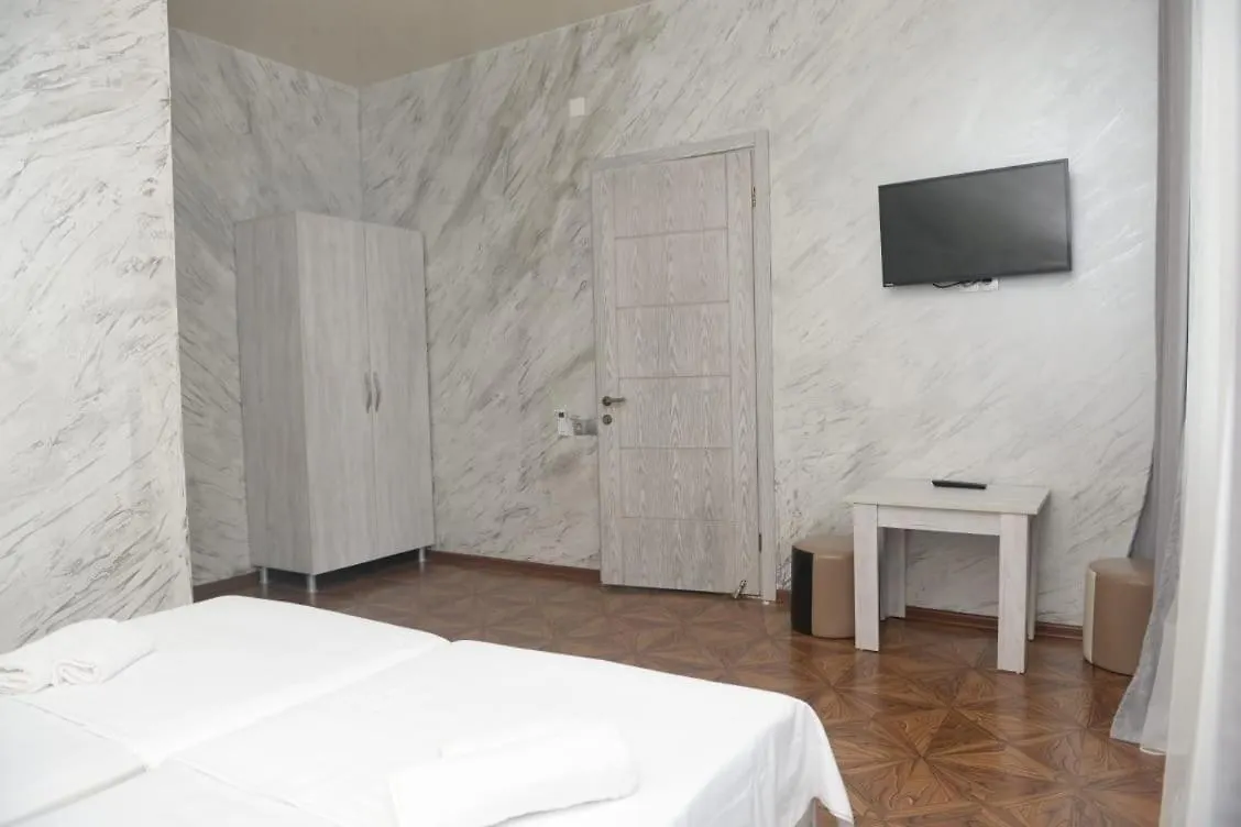 Emilia Hotell Batumi 0*,